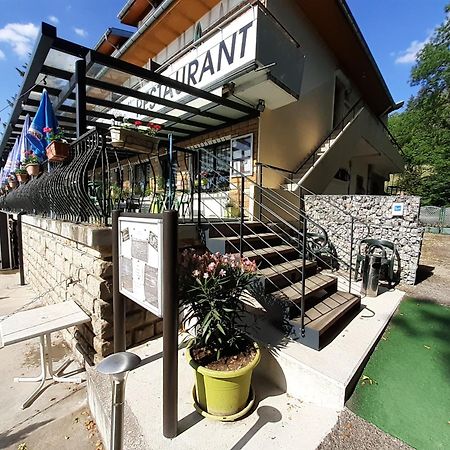 Hotel Restaurant La Chaumiere Du Lac Clairvaux-les-Lacs Exterior foto