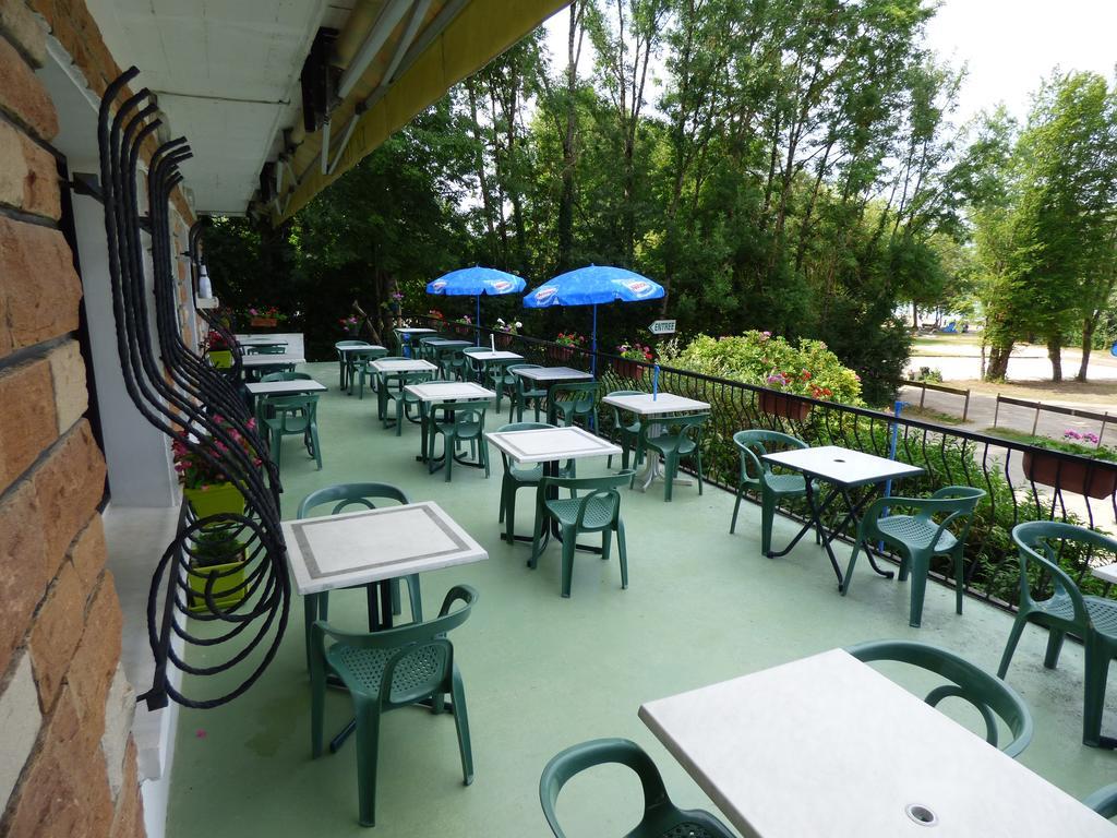 Hotel Restaurant La Chaumiere Du Lac Clairvaux-les-Lacs Exterior foto